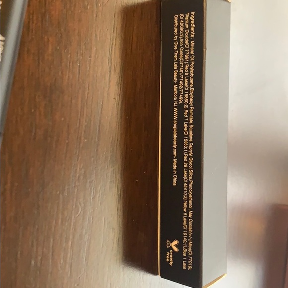 LALA Lipgloss - Picture 5 of 7